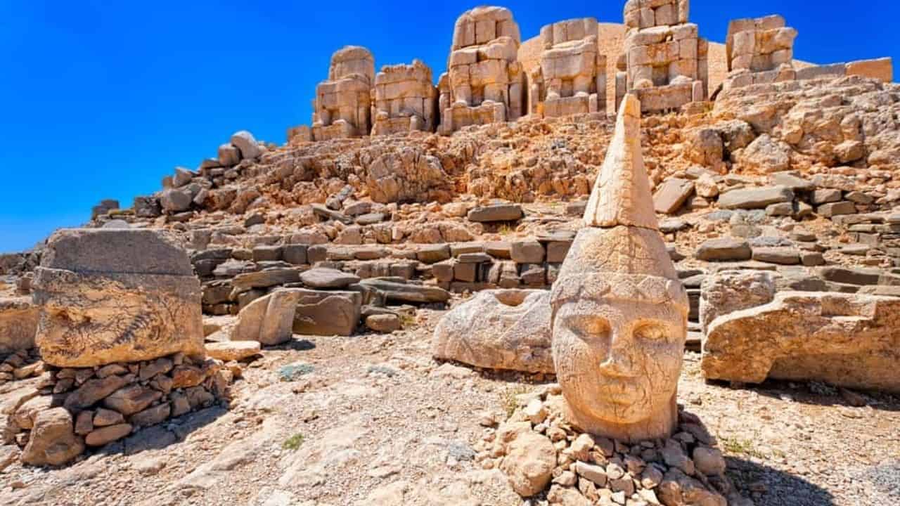 Güneydoğu Anadolu’nun Gizemli Antik Kentleri: Tarihin Derinliklerine Yolculuk