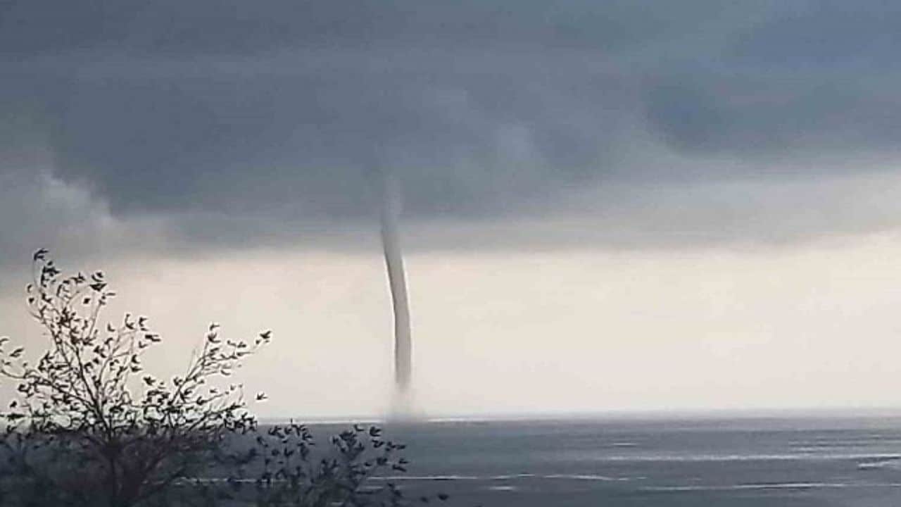 Mersin Bozyazı’da Denizde 6 Hortum Oluştu: Doğa Olayı Görüntülendi