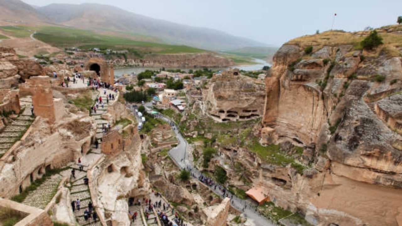batman-ili-ve-ilceleri-tarih-kultur-ve-ekonomiyle-dolu-detayli-rehber.jpg