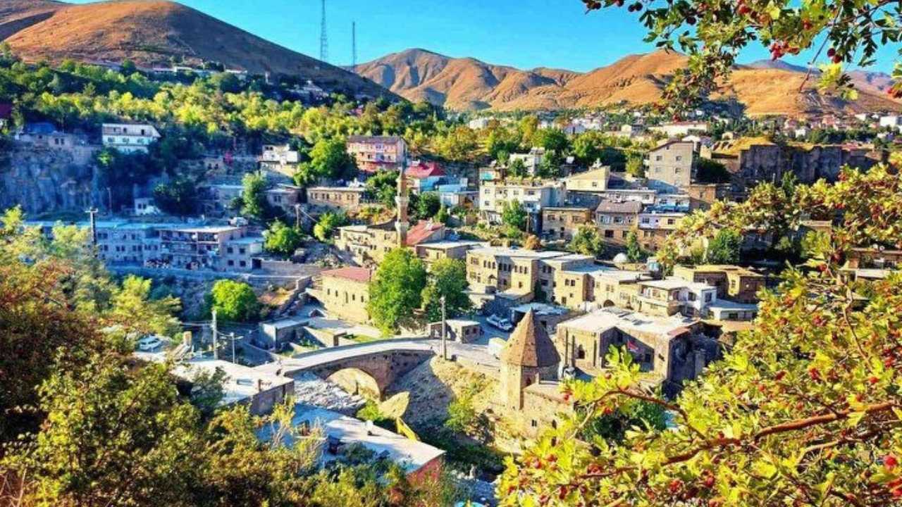 bitlis-ili-ve-ilceleri-tarih-kultur-ve-ekonomiyle-dolu-detayli-rehber.jpg