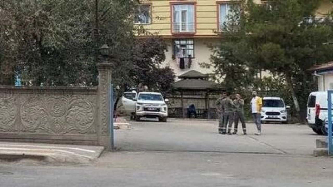 Diyarbakır’da Borç-Alacak Yüzünden Çıkan Bıçaklı ve Sopalı Kavga: 5 Yaralı
