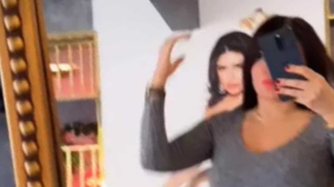Ebru Polat, Sınırları Zorlayan İddialı Pozlarını Paylaştı