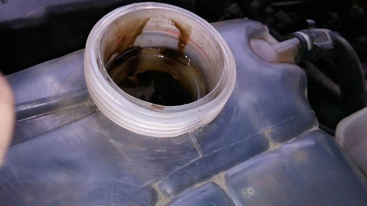 Motor Suyuna Yağ Karışması: Etkili Onarım ve Bakım İpuçları