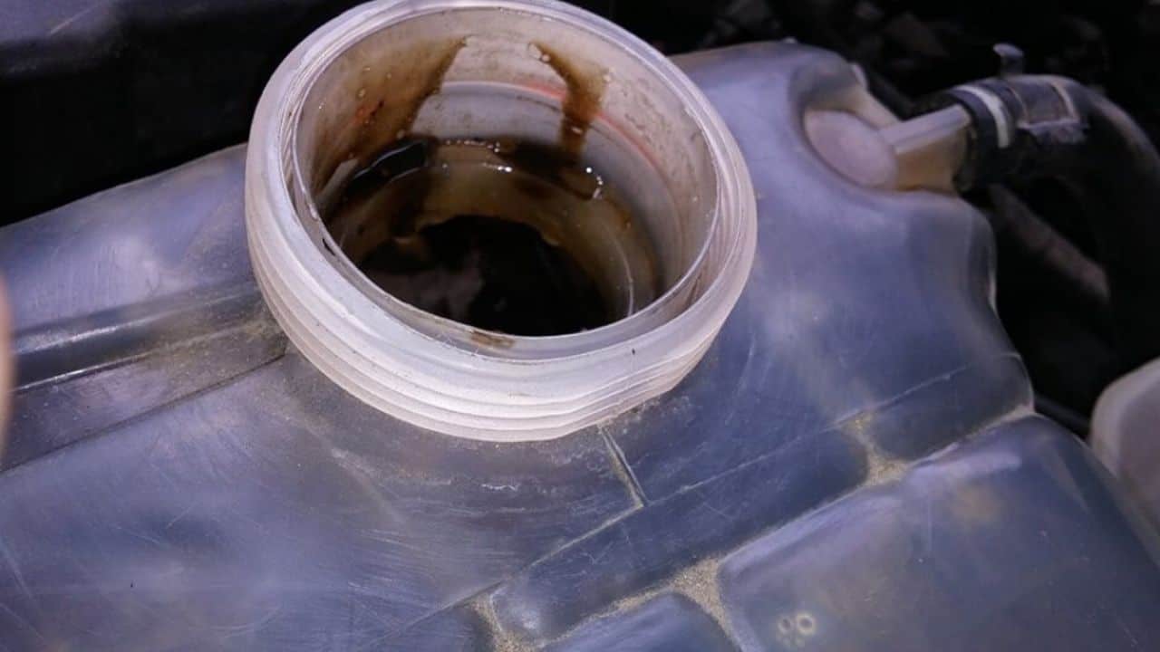 Motor Suyuna Yağ Karışması: Arıza Durumunda Yapılması Gerekenler