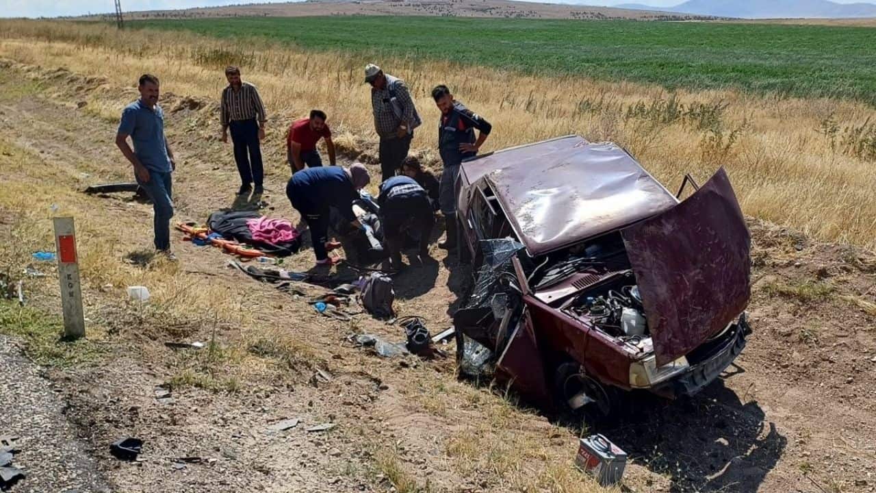 Yozgat’ta İki Araç Çarpıştı: 3 Kişi Hayatını Kaybetti, 3 Yaralı