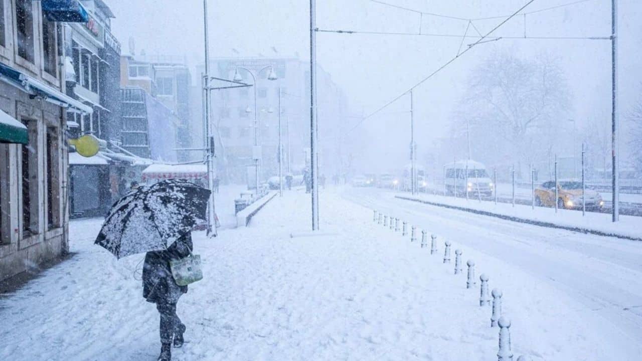 İstanbul’a Kar Yağışı Ne Zaman Başlayacak? Hafta Sonu Soğuk Hava Dalgası Geliyor
