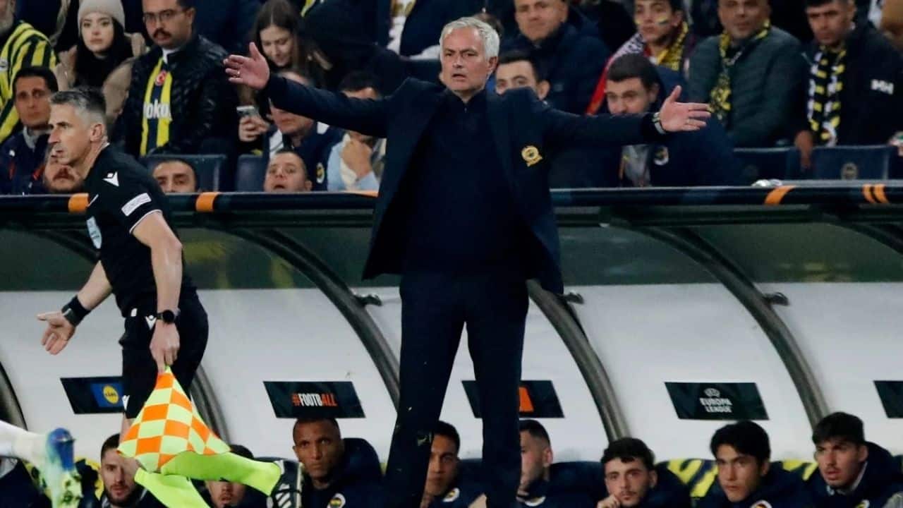 UEFA, Jose Mourinho’ya Ceza Verdi