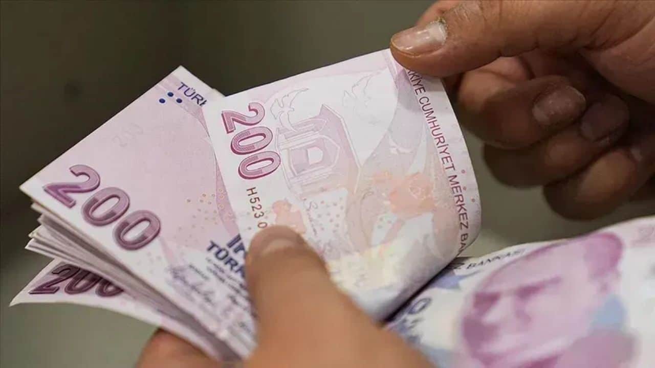 Asgari Ücret ve Emekli Maaşları Hakkında Çarpıcı İddialar: Ekonomik Durum ve Gelecek Beklentileri