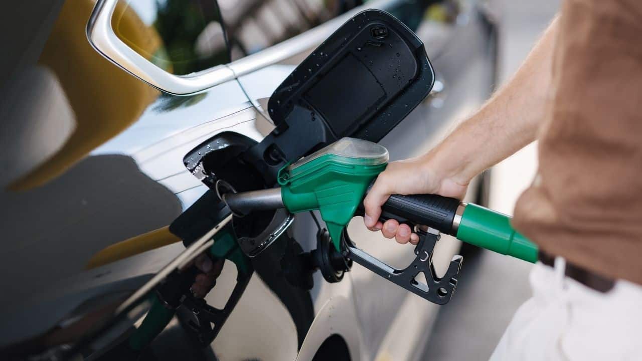 Benzine Zam Geldi! Fiyatlar Ne Kadar Artacak?