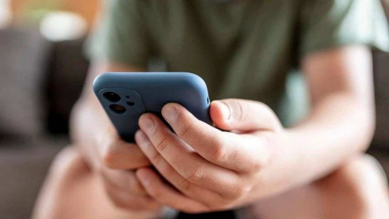 Brezilya’da Okullarda Cep Telefonu Yasağı: İlk ve Orta Dereceli Eğitimde Dijital Ayrım