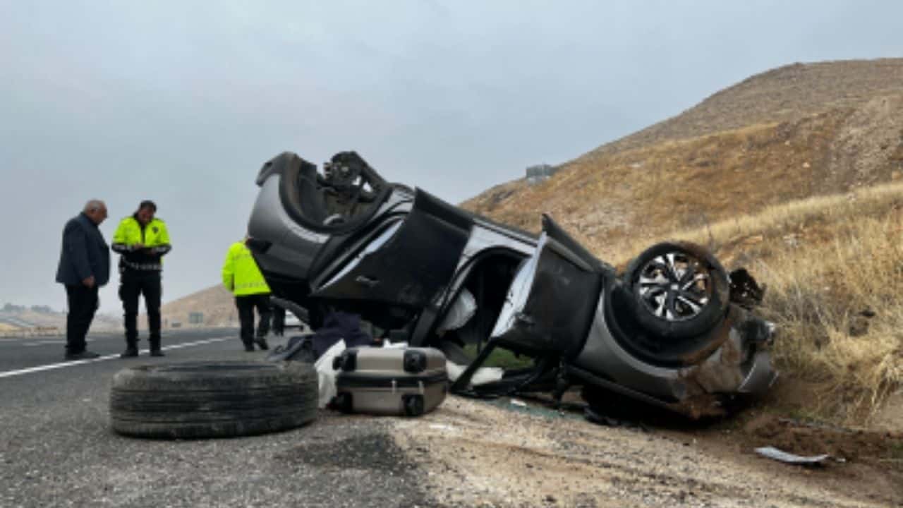Diyarbakır’da Otomobil Ters Döndü, Sürücü Kaza Sonucunda Yara Almadan Kurtuldu
