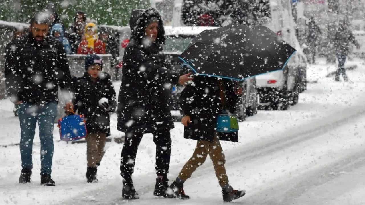 İstanbul’da Sağanak, Ankara’da Kar Yağışı Bekleniyor: İşte İl İl Hava Durumu