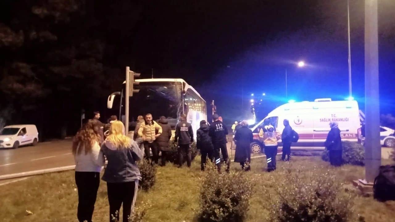 Samsun Terme’de Otobüs ile TIR Çarpıştı: Kazanın Nedeni Ortaya Çıktı!