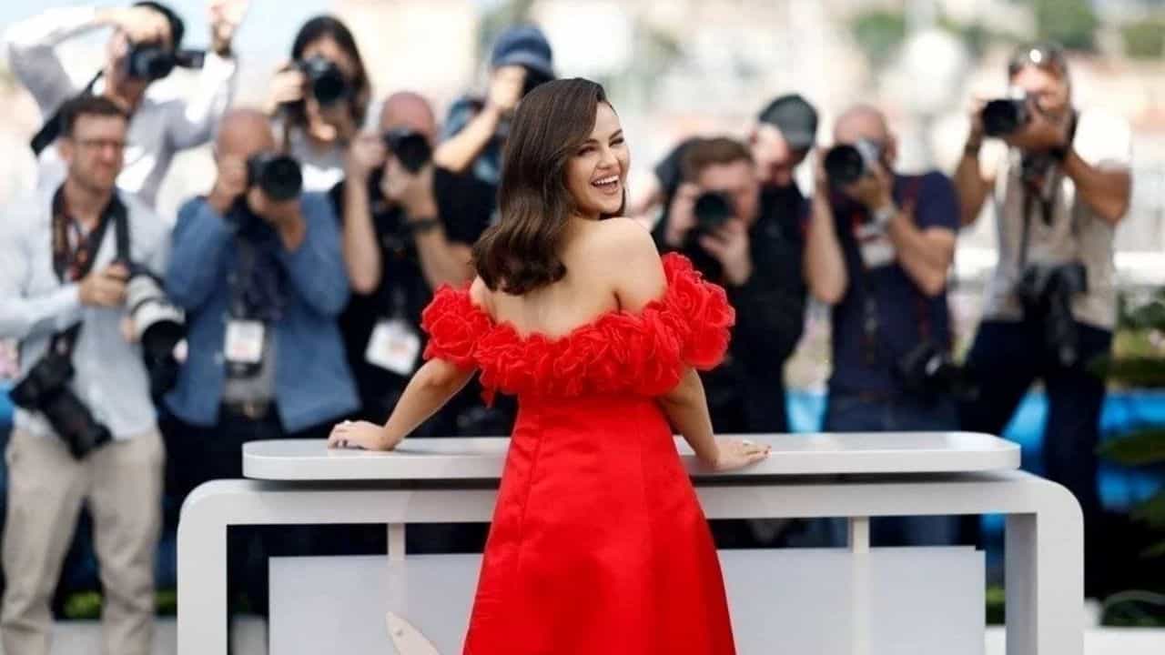 Selena Gomez, Benny Blanco ile Nişanlandı: Aşkları ve Milyarder Statüsüne Ulaşmasıyla Gündemde!