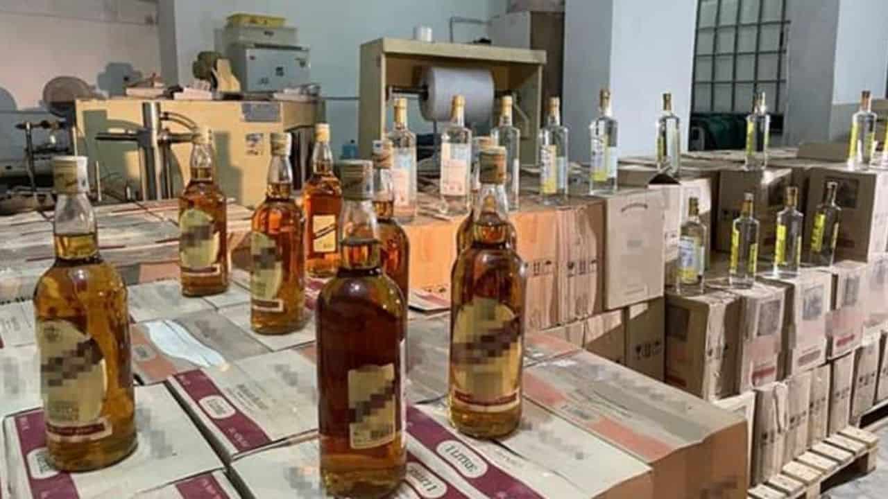 Türkiye Genelinde ‘Çengel-11’ Operasyonları: 40 Bin Litre Sahte İçki Ele Geçirildi