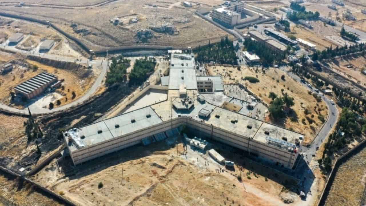 Türkiye, Sednaya Hapishanesi’ndeki Mahsur Kalanları Kurtarabilecek mi?