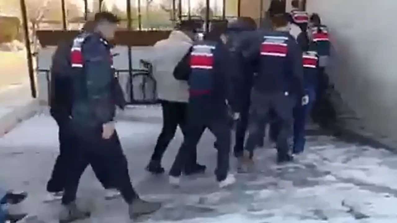 Van ve İzmir’de Siber Operasyon: 11 Kişi Gözaltına Alındı