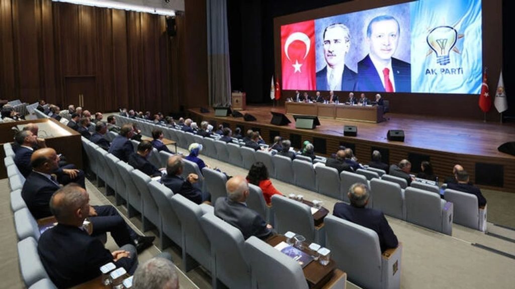  ak parti mkyk toplanıyor kongre kararı ve bolu'daki yangın gündemde