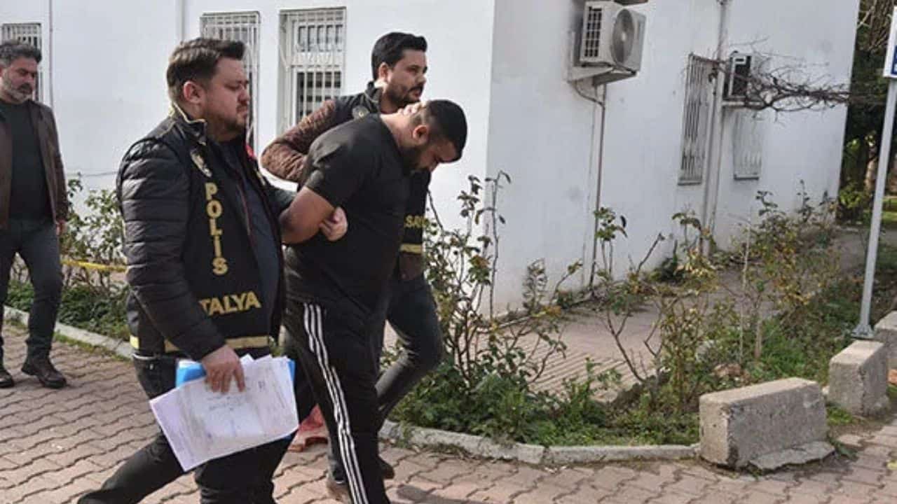 Antalya’da Otel Çalışanını Bıçaklayarak Öldüren Zanlı, “Çok Alkollüydüm” Savunması Yaptı