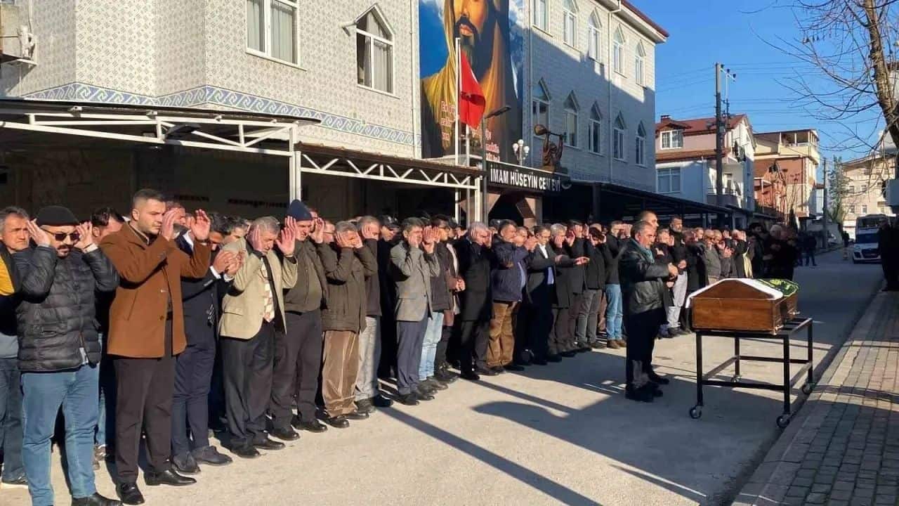 Kocaeli’de İntihar Eden Polis Memuru Son Yolculuğuna Uğurlandı
