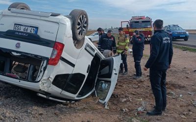 Mardin’de Kaza: Hafif Ticari Araç Devrildi, Sürücü Yaralı