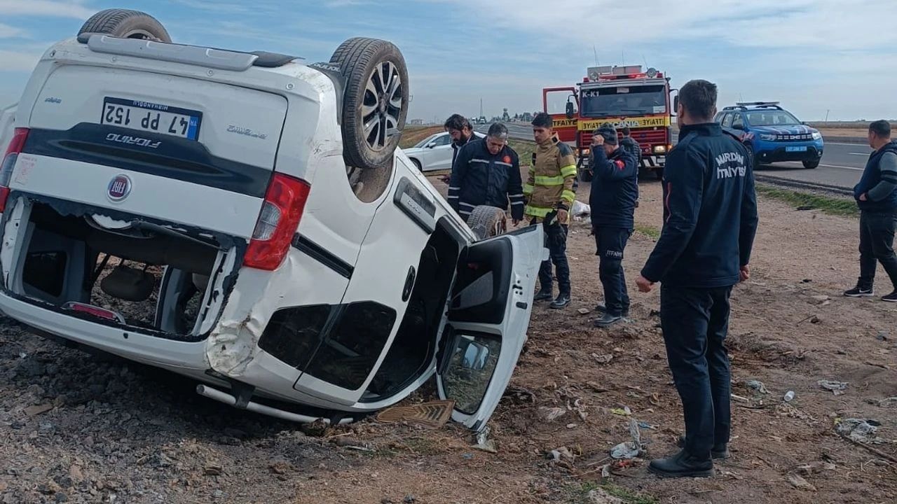 mardin'de kaza hafif ticari araç devrildi, sürücü yaralı
