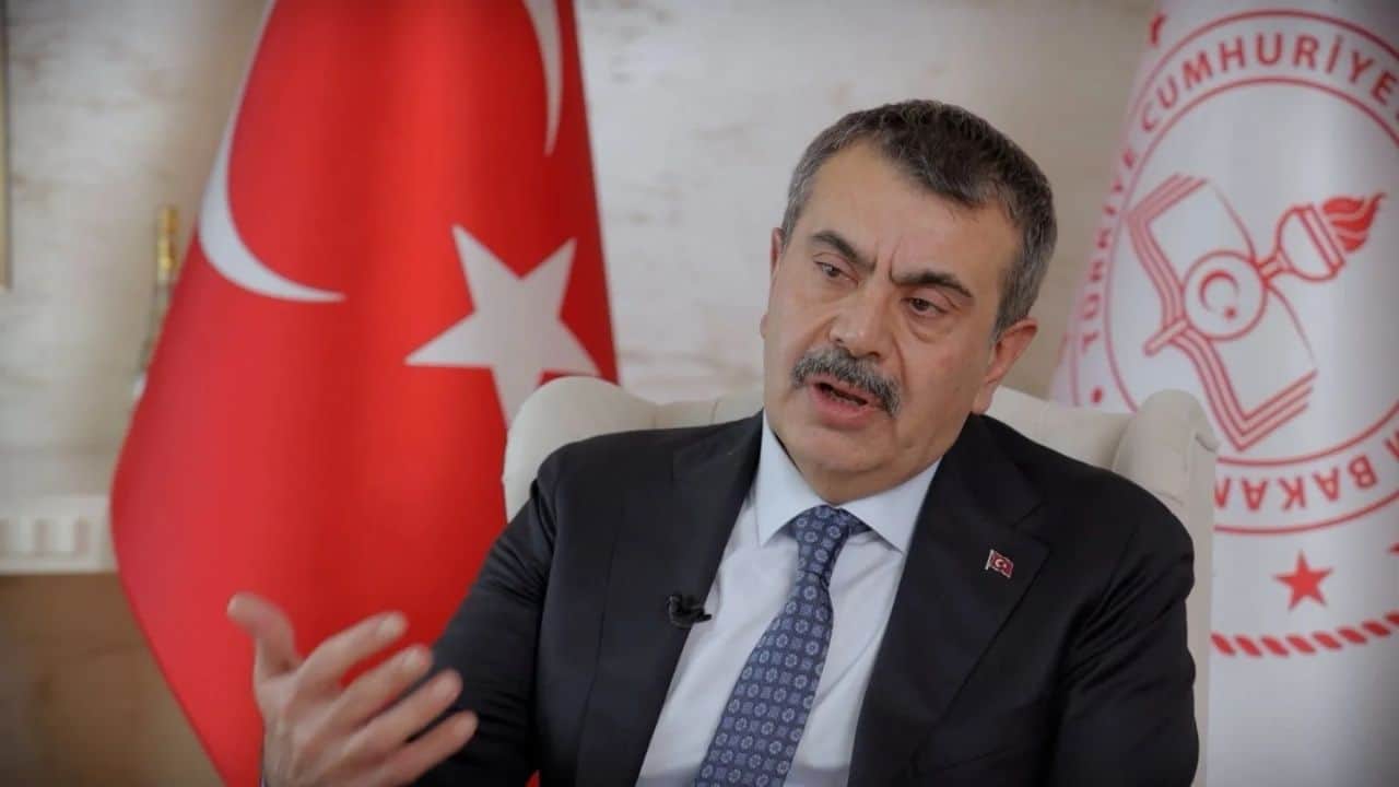 Milli Eğitim Bakanı Tekin’den Muhalefete Sert Tepki: “Sizin Çağdaşlıktan Kastınız Ne?