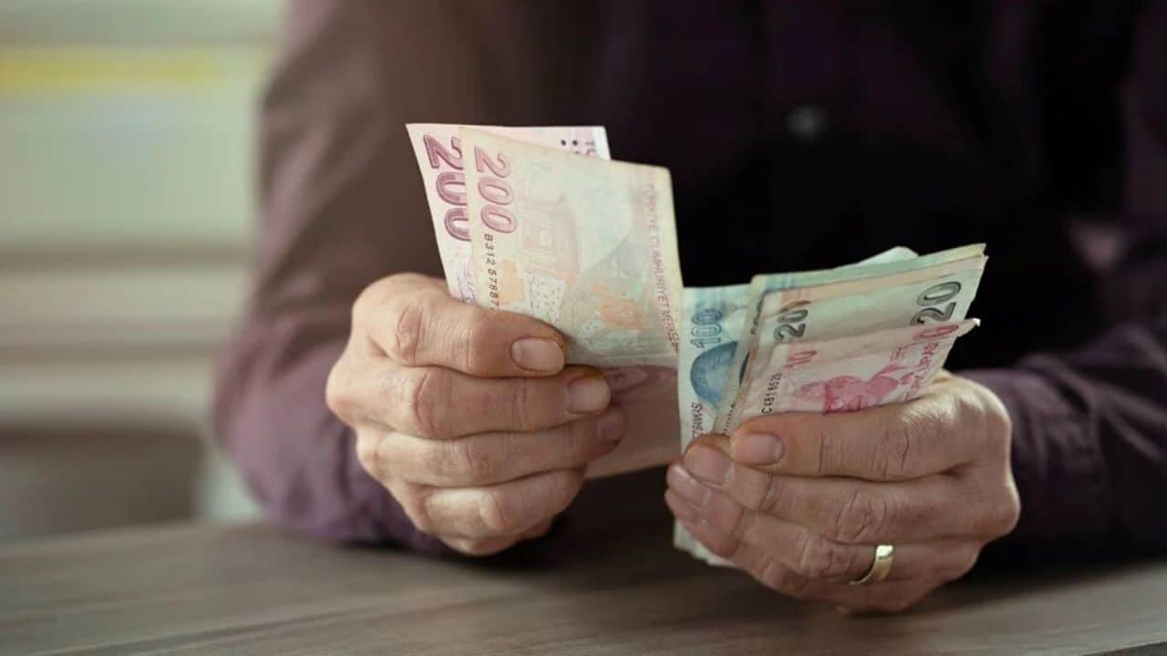 SSK ve Bağ-Kur Emeklilerine Zamlı Maaşlar ve Fark Ödemeleri Başladı: Ödeme Tarihleri Belli Oldu!