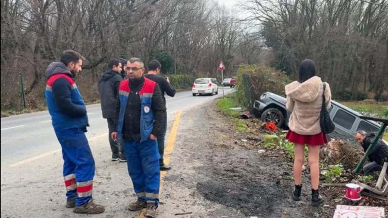 Sarıyer’de Ciple Seyyar Satıcıya Çarpan Sürücü Mesire Alanına Uçtu