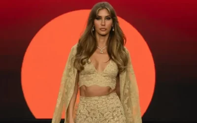 Çağla Şıkel’in Fit Vücudu Londra Moda Haftası’na Göz Kamaştırdı