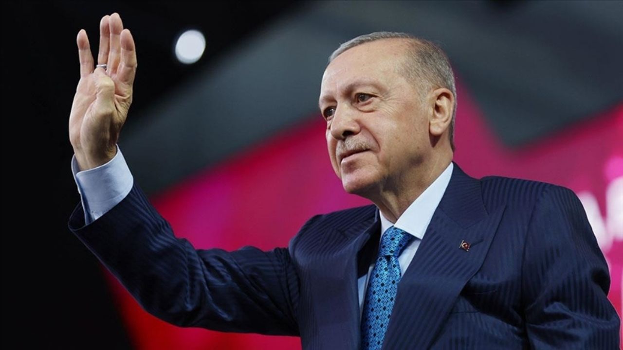 AK Parti 8. Kongresi Erdoğan Genel Başkanlığa Tekrar Seçildi