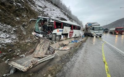 Antalya ve Samsun’da Yolcu Otobüsü Kazası: 1 Ölü, 44 Yaralı