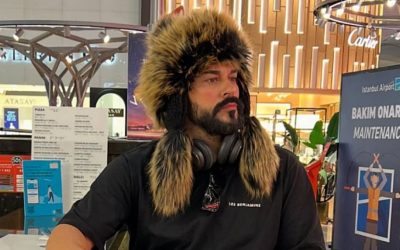 Burak Özçivit’in Rus Stilindeki Paylaşımları Dikkat Çekiyor