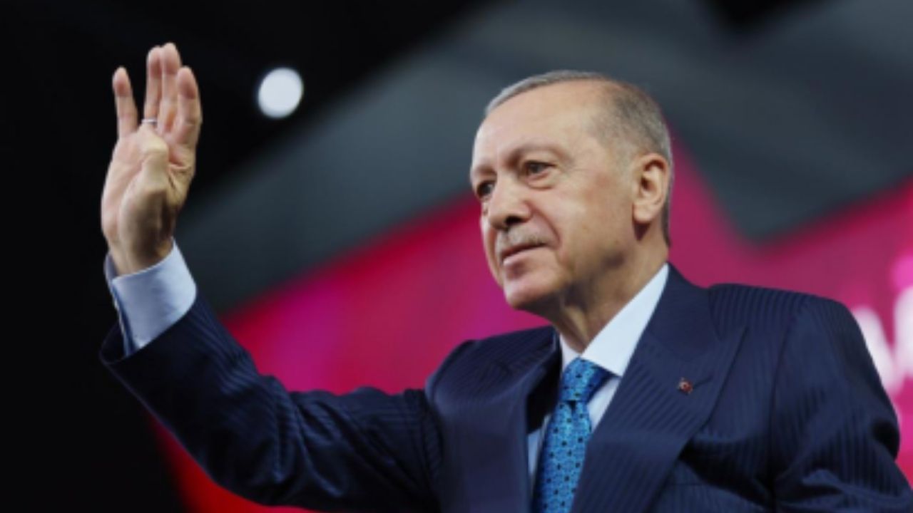 Erdoğan'ın Sinyali AK Parti'de Değişim Hareketlendi