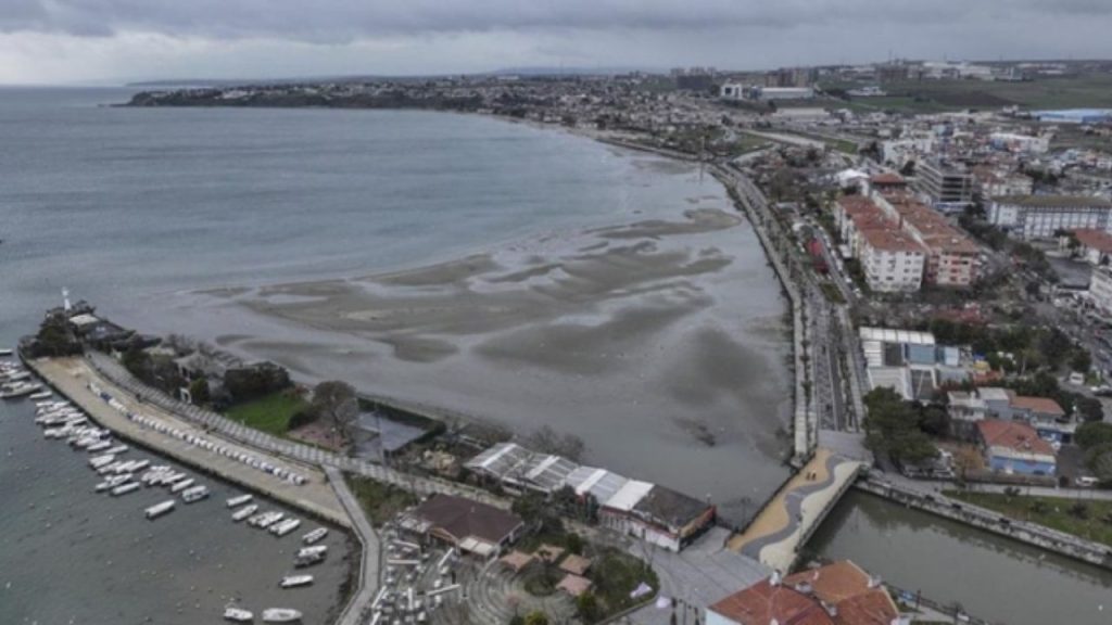 İstanbul ve İzmir'de deniz suyu Çekildi uzmanlardan açıklamalar geldi