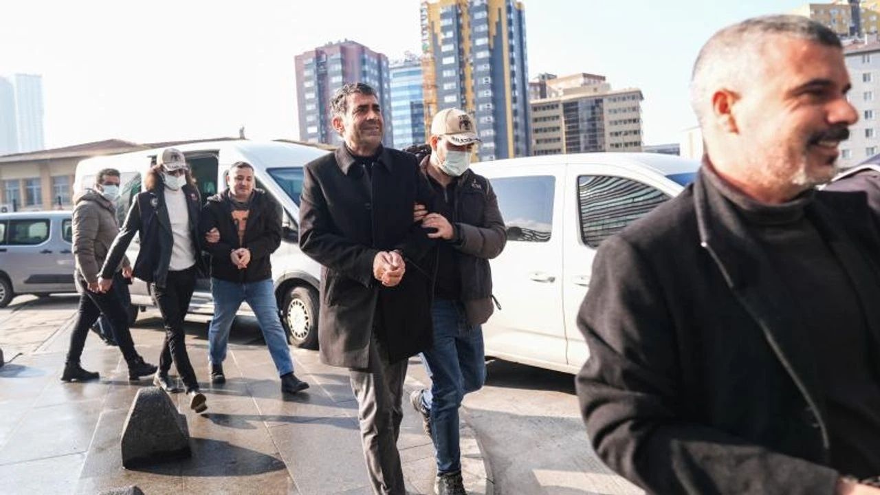 İstanbul'da CHP'li Belediyelere 10 Tutuklama