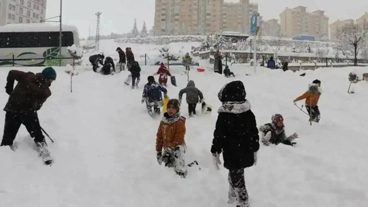 Kar Yağışı Sebebiyle 4 İlde Eğitime Ara Verildi