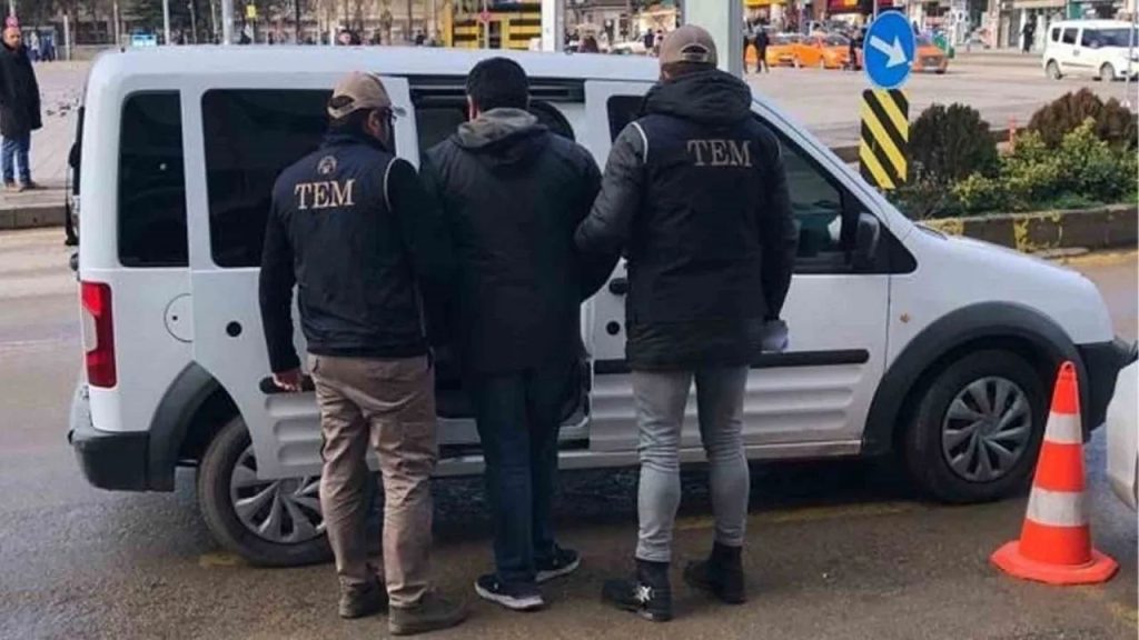 kırıkkale'de fetÖ firarisi yakalandı 6 yıl 3 ay hapis cezası bulunuyordu