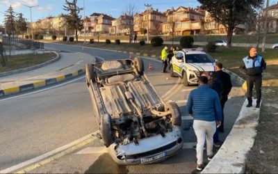 Kuzeykent’te Feci Kaza: Anne ve Çocuğu Takla Atan Otomobilde Yaralandı