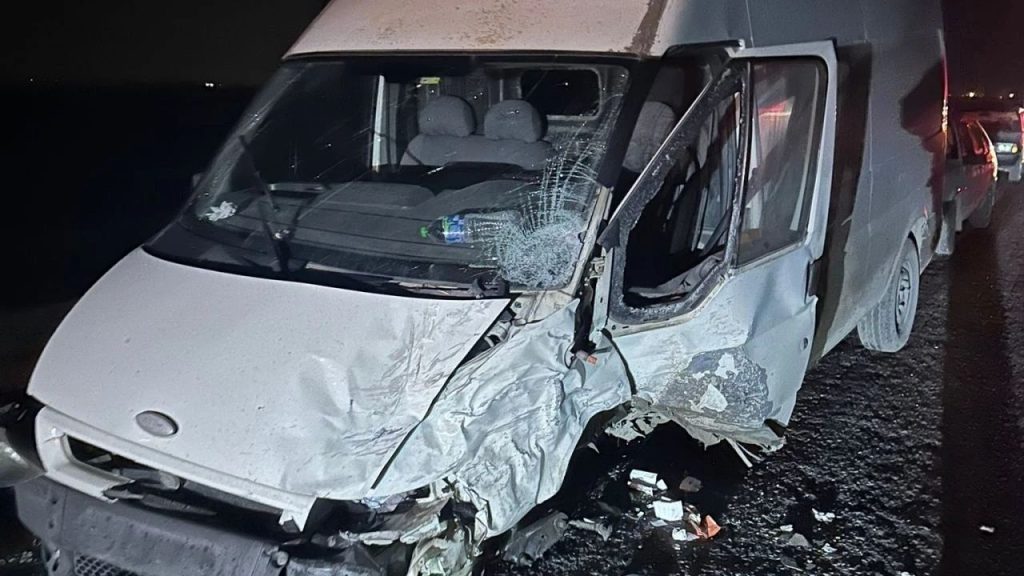 mersin'de zincirleme trafik kazası 4 kişi yaralandı