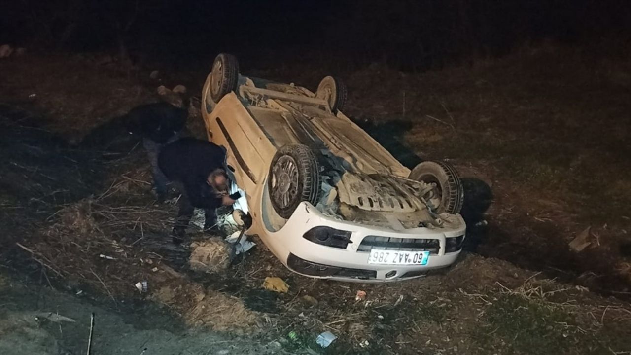 tokat’ta otomobil devrildi 3 yaralı