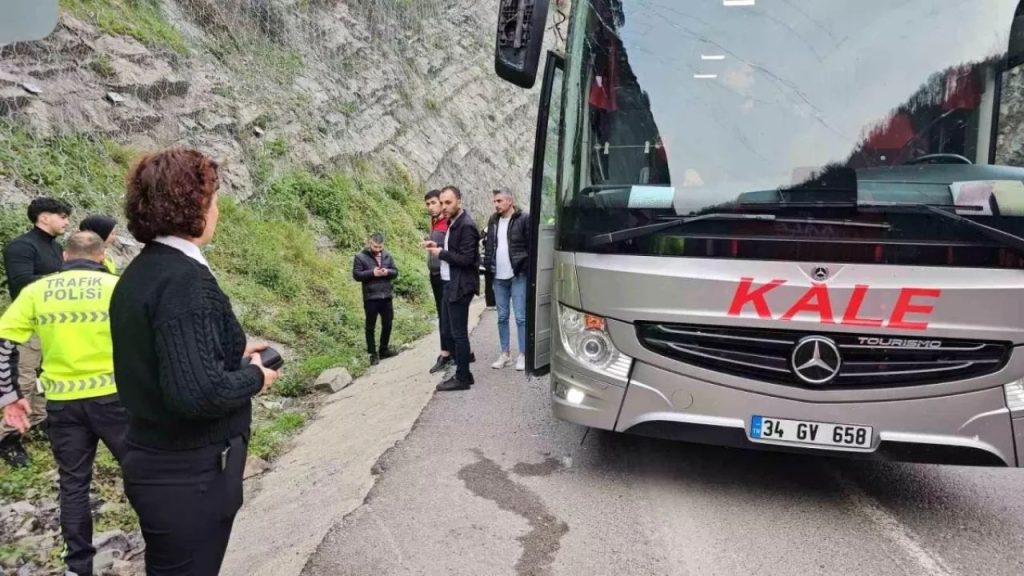 zonguldak'ta tünelde otobüs kazası 3 yaralı