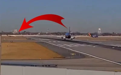 Pilot, ABD havalimanında faciadan dönerek yüzlerce yolcuyu kurtardı