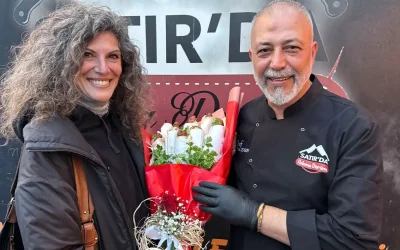 Sevgilisine Sürpriz Kebap Buketi Hazırladı!