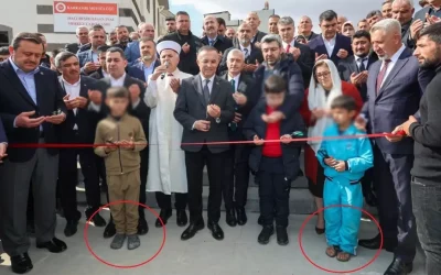 Cami Açılışında Rahatsız Edici Olaylar Yaşandı