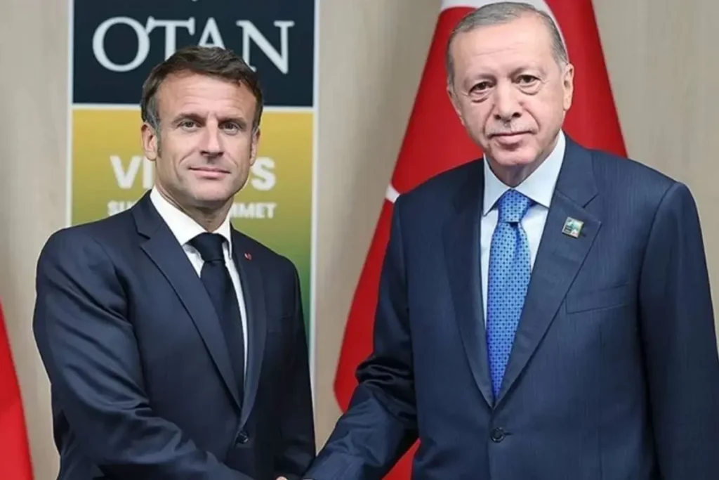 cumhurbaskani erdogan fransiz mevkidasi macron 18349236 3255 amp.jpg