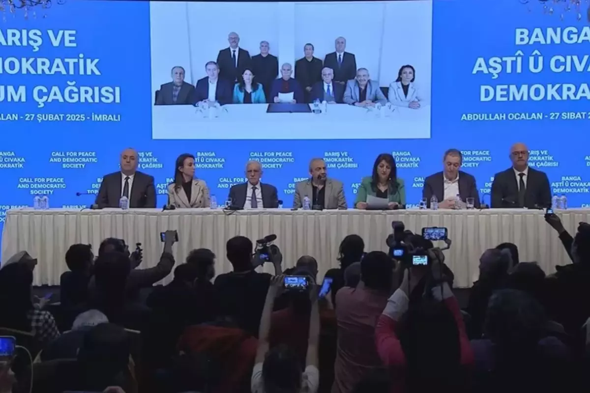 dem-parti-den-ocalan-in-cagrisi-sonrasi-atilacak-18417460_271_amp.jpg