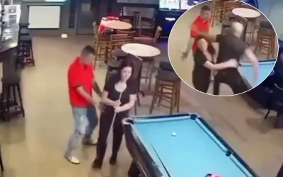 Eşini Taciz Eden Adamı Tek Yumrukla Yere Serdi!