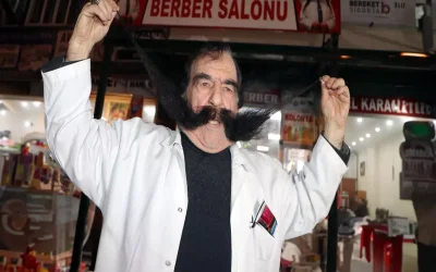 Horasanlı Pala: 60 Yıldır Kesmediği 1 Metrelik Bıyığıyla Tanıtım Yapıyor