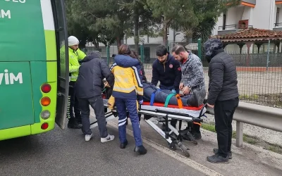 Özel Halk Otobüsü Şoförü Direksiyonda Bayıldı, Kaza Son Anda Önlendi